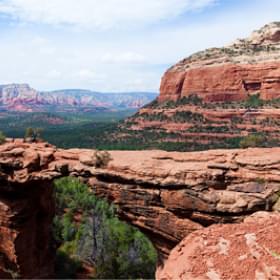 Мост Дьявола, перекинутый через каньон